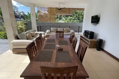Image de Large and spacious 4 bedroom villa with private pool walking distance from beach