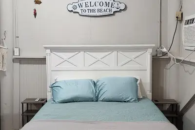 Image de Studio near the beach w/ Pool!