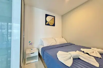Image de 1 bdrm 1 living room, Pool view balcony, Wi-Fi and Kitchen, 2 mins to the beach