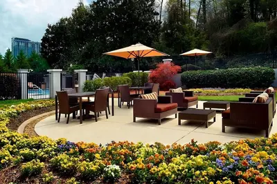 Image de Unwind and Stay at Atlanta Hotel! 2 Modern Units, Pets Allowed, Seasonal Pool!