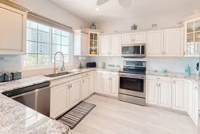 Image de Dog-friendly townhome with Gulf\/Intracoastal view, pool, balcony, & fast WiFi