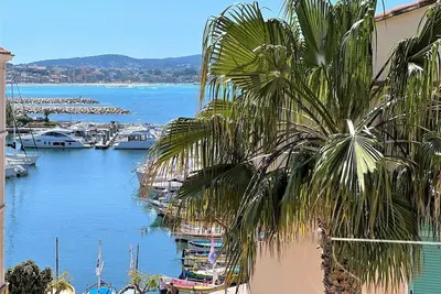 Image de Triplex climatisé au dernier étage avec terrasses en plein centre-ville vue mer et port  pour 6