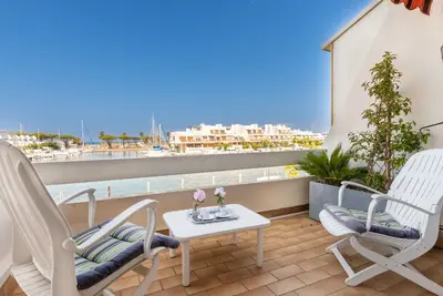 Image de Joli appartement pour 5 personnes avec Wifi, climatisation, Tv, terrasse et parking