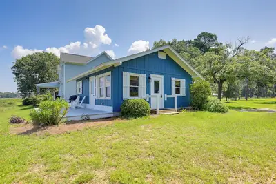 Image de Waterfront Vacation Rental Home on Newport River!
