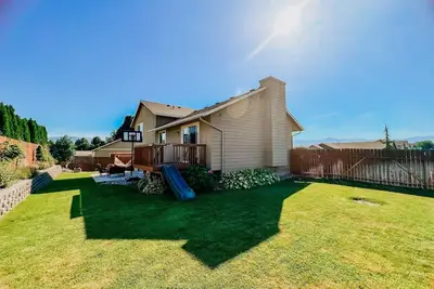 Image de Family & Group friendly home w\/ large hammock & game room near Leavenworth!
