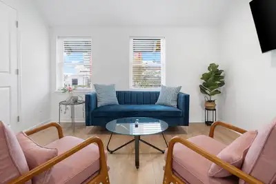 Image de Lift Your Spirits by the Beach - 3br 1-Block to Beach
