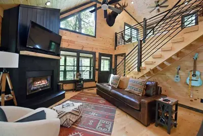 Image de Boujee Moose -new, hot tub, dog friendly, fire pit