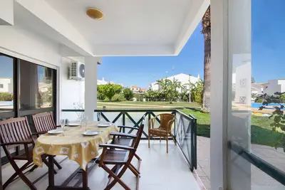 Image de Appartement de vacances \"Espiral\" avec piscine partagée, terrasse privée et climatisation