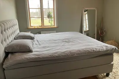 Image de Mysigt Boende med hög Standard med Plats för 8 Personer i Hjärtat av Tiveden
