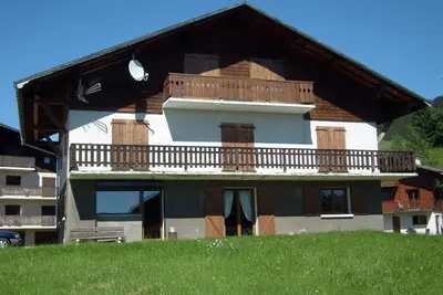Image de Appartement cosy 8 pers, 3 ch, proche pistes et centre, terrasse sud, parking, animaux acceptés