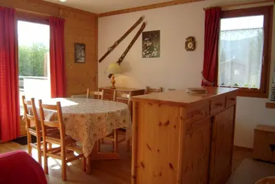 Image de Appartement cosy 4 pers, proche pistes et commerces, terrasse, parking, skis et WiFi en option