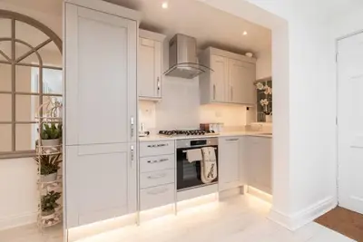 Image de Central 1 Bedroom Apartment - with Patio!