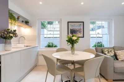 Image de Stunning 2 Bed in the Heart of Cheltenham!