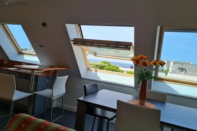 Image de Bel appt indep, vue mer dans maison individuelle avec magnifique jardin arboré