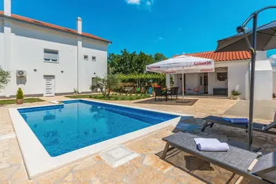 Image de Bel appartement à Donje Rastane