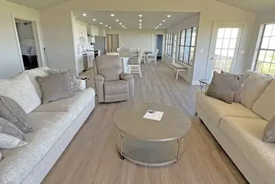 Image de Captain Black  - Beachfront - Island Realty