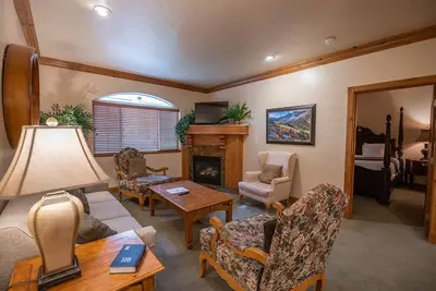 Image de 15 Mins to Park City: Charming 2b2b Villa at Zermatt Resort and Spa in Midway