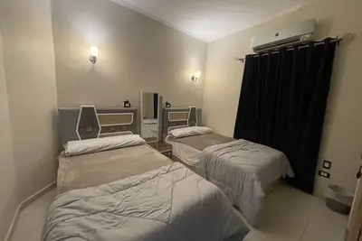 Image de Large 3 bedrooms apartment front of Auc
