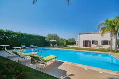 Image de Villa à Gravina avec 4 chambres à coucher, 7 couchages