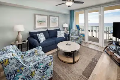 Image de Sdn 302: Seaglass Suites - Beachfront Bliss Awaits in Your Dream Condo!