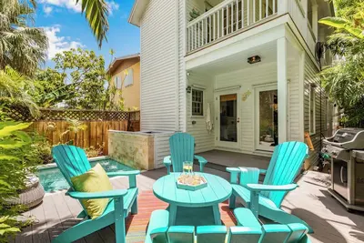 Image de Kali Zoi House ~ Charming 3 Br/3 Ba Home in Old Town w/ Pool!