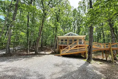 Image de Coyote Cabin on 92 acres beside DeSoto State Park | Fast Wi-Fi | Dog Friendly