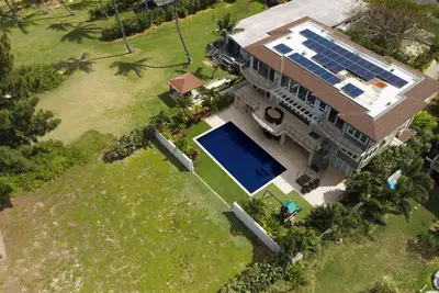 Image de Waialua Beachfront Getaway: Oceanview, Walk to Bch! w/Pool/Game room