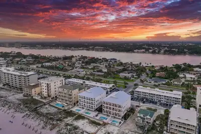 Image de Beach Front 8 Br 6 Ba Pool & Hot Tub + Pickleball Fun