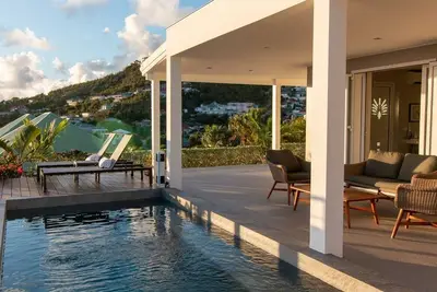 Image de Ouanalao (1/2 Rooms) Luxury villa