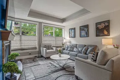 Image de New! The Louvre by Ssr Top Luxury|1000sqf|2br&2bth