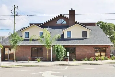 Image de 3 Br Urban Hideaway - Steps from Daily's/Tiaa Fld!