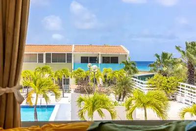 Lighthouse Beach Resort / Ocean View