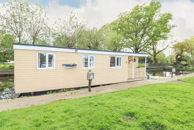 Image de White Moth, pet friendly, character holiday cottage in Stalham