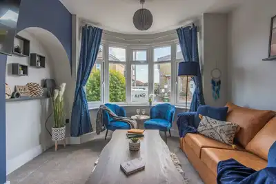 Image de Spacious Southampton House. Sanctuary in the City