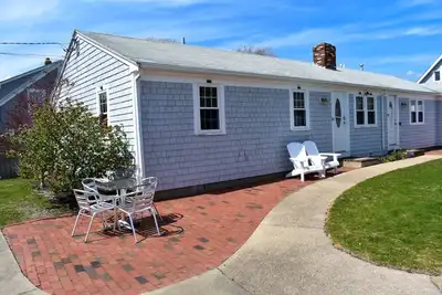 Image de Your Perfect Beach Getaway Just a Block / 0. 1 Mile Away!