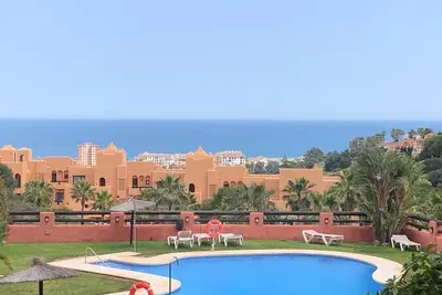 Image de 2 bed Duquesa with superb views of Sea, pool and countryside sleeps 6