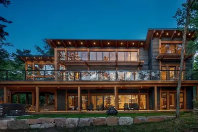 Image de Featured on a Luxury Waterfront Living Show