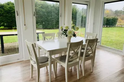 Image de Diese Ferienwohnung Liegt im Erdgeschoss Eines Wunderschön Gelegenen Hauses mit Riesigem Grundstück in Nebel