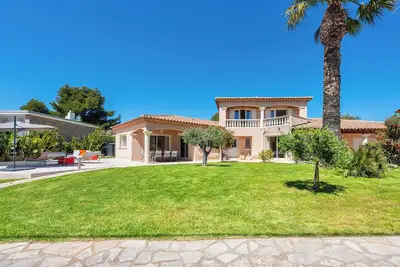 Image de Villa Pitou, Var - La Londe, piscine, 200m de la mer, calme, tout se fait Ă pied