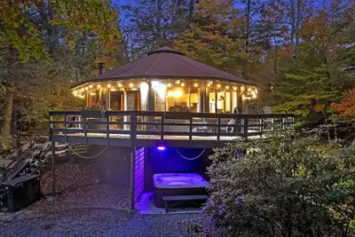 Image de X Adult Only - Walk to Slopes - Hot Tub - Fire Pit X