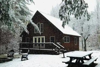 Image de Lakeside Cabin on Wyman Lake – Direct Snowmobile Trail Access in The Forks