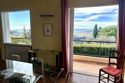 Image de Maison sur les Hauteurs de Nice au Calme Avec vue mer