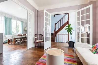 Image de Grande Maison Avec Terrasse, Quartier Exceptionnel