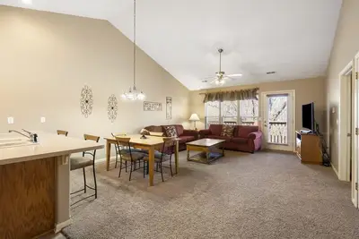 Image de Lock-off Connecting Condo & Queen Suite near Silver Dollar City