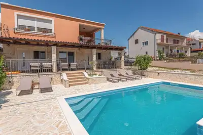 Image de Bel appartement de 3 chambres à Vrpolje