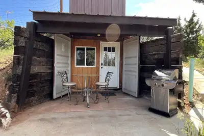 Image de 1 Bed Hillbilly Bunker