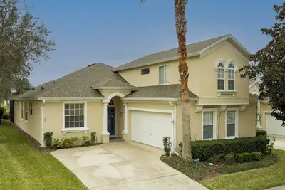 Image de Close to Disney and golf. Beautiful home with gas heated south facing pool
