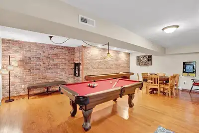 Image de mountain cabin - walk/drive 2 Lake & Ski w/3 family rm/Linens/Hottub/Games/Grill