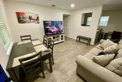 Image de Peaceful renovated house centrally located