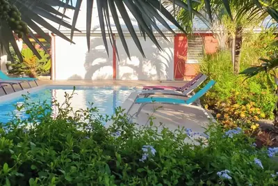 Image de Villa Passion, composée de deux villas avec piscine privative beau parc arboré